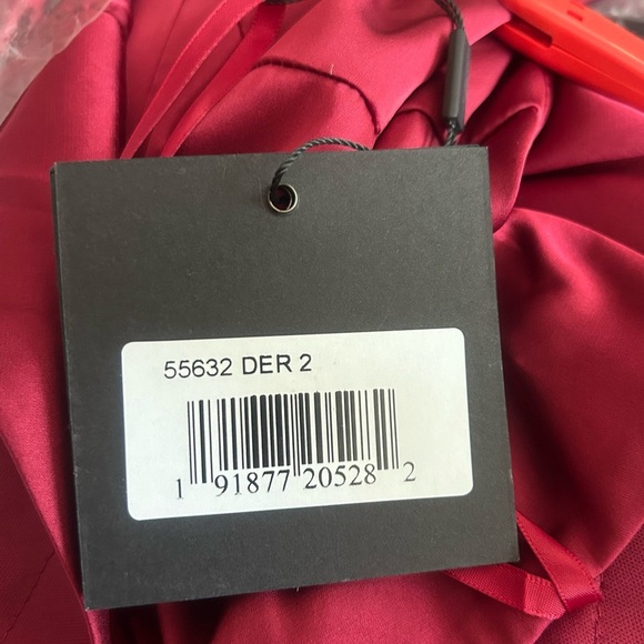 NWT Mac Duggal Satin One Shoulder Puff Sleeve Trumpet Gown Deep Red 55632 Size 2 - Picture 5 of 8